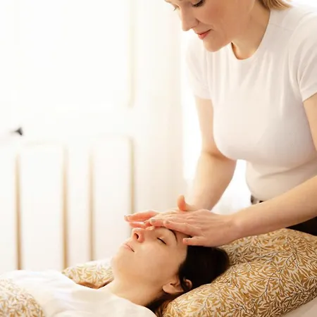 Chateau De & Retreat Oda ve Kahvaltı Londigny