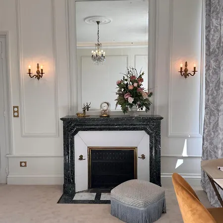 Chateau De & Retreat *