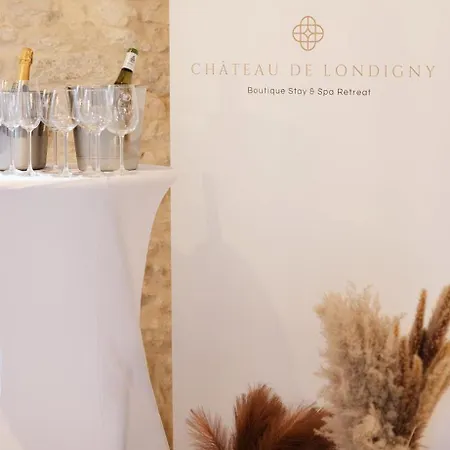 Chateau De & Retreat Oda ve Kahvaltı Londigny